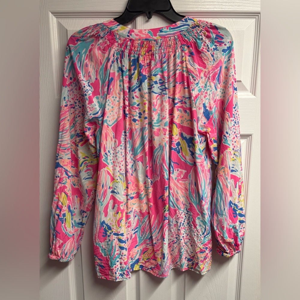 *SOLD* Lilly Pulitzer Elsa 100% Silk Top In Dragonfruit Sunken Treasure Size L - Picture 5 of 5